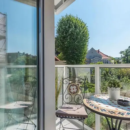 Close-urban Chic - Great Location - Kamienica Kollotaja * גדנסק